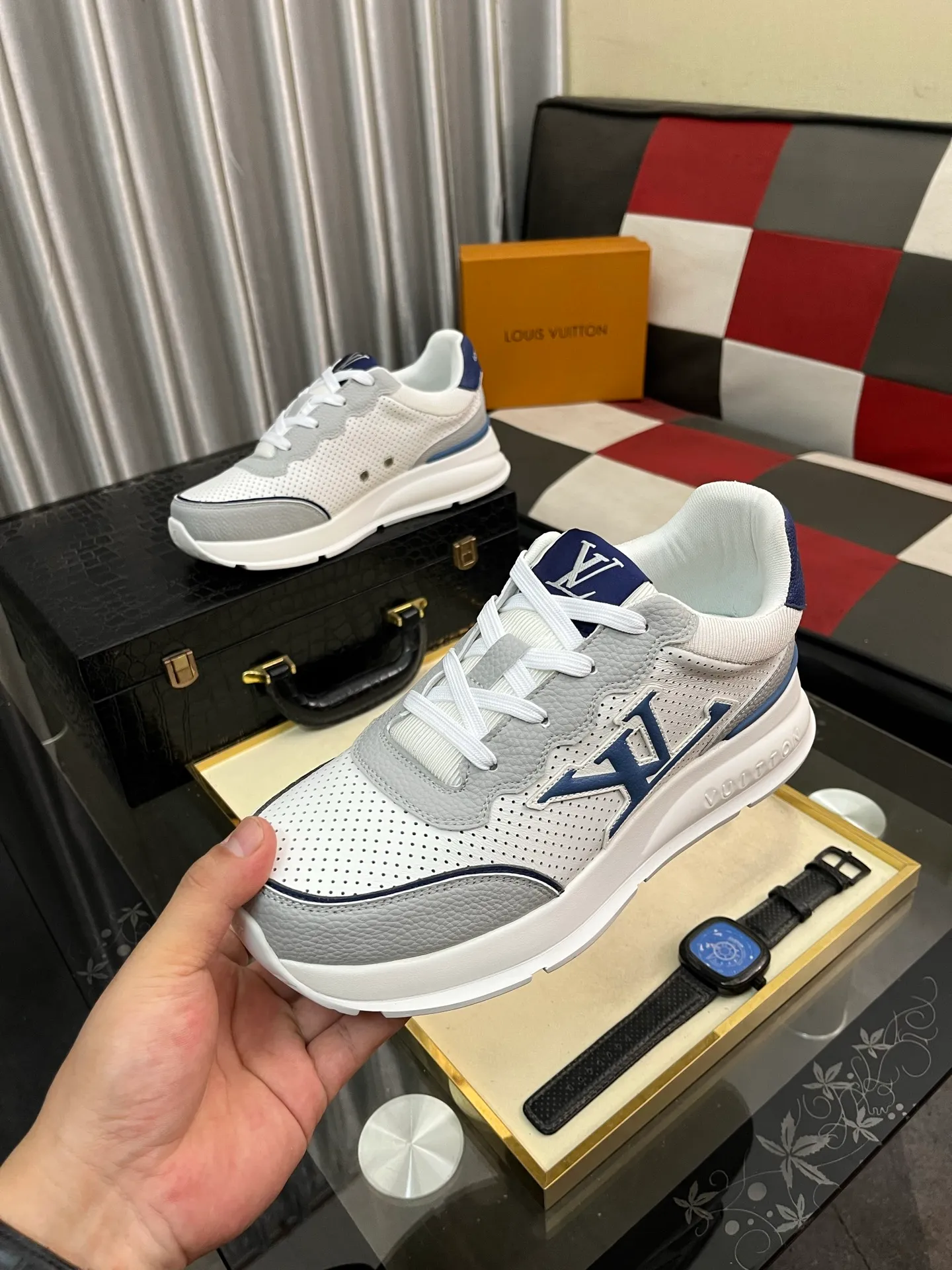 Men's shoes 💰458⌚️⌚️[Louis Vuitton LV] Dad shoes are popular casual sports shoes with outsole, breathable and comfortable, easy to walk, trendy men's versatile fly woven epoxy with ➕leather lining➕Gucci's popular original outsole, sports and running style, super comfortable. Code number 38-44